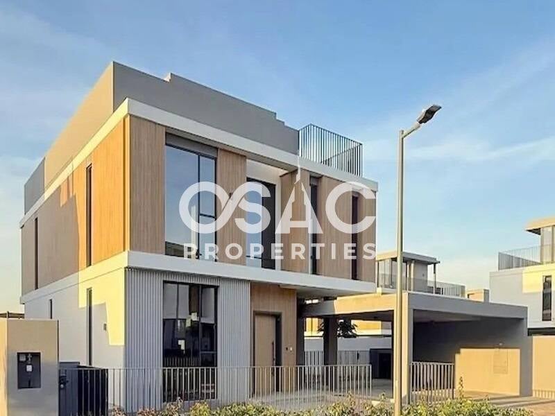 Luxurious 4-BR | Luxury Villa | Community Expert