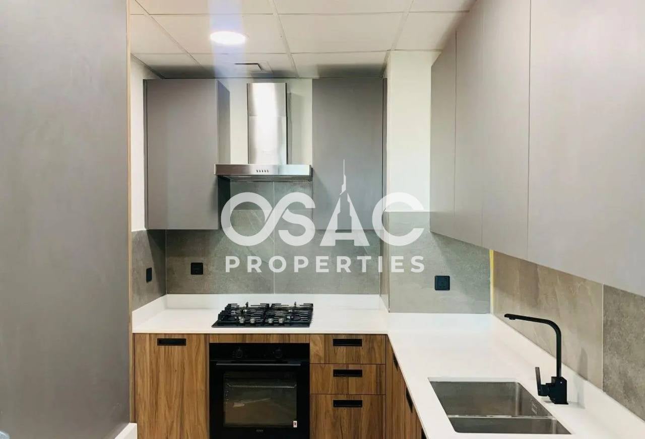 Stunning Apartment | Spacious | Prime Location - 4