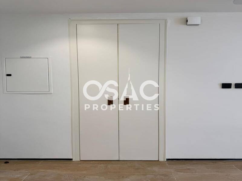 Semi Furnished 1BR | Stylish Living | Near Mall - 4
