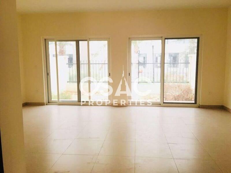 Corner Villa | 3Beds + Maids | Prime Location - 2