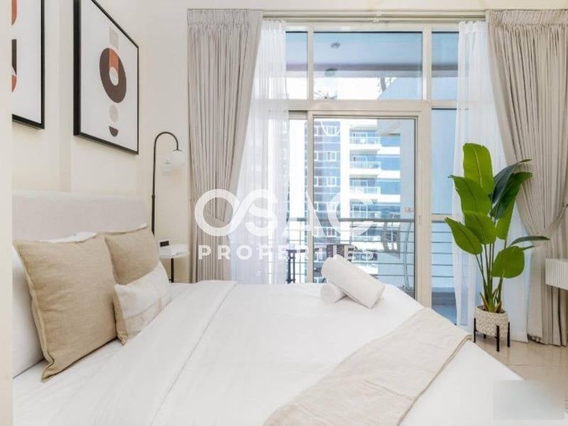 Luxury 1Bed | Well Maintained | Pool Facing View - 4