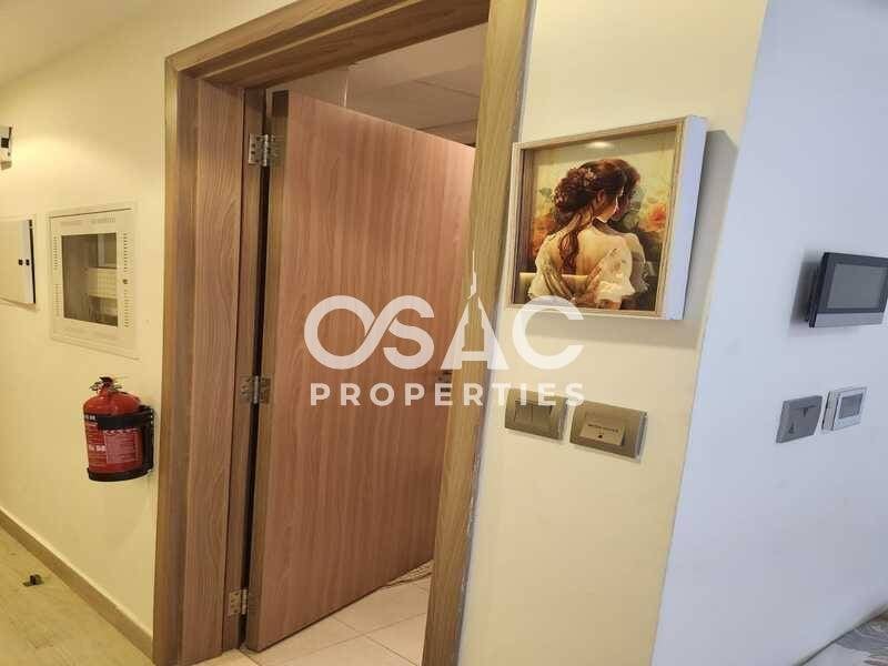 FURNISHED STUDIO I WELL MAINTAINED I PRIME UNIT  - 5