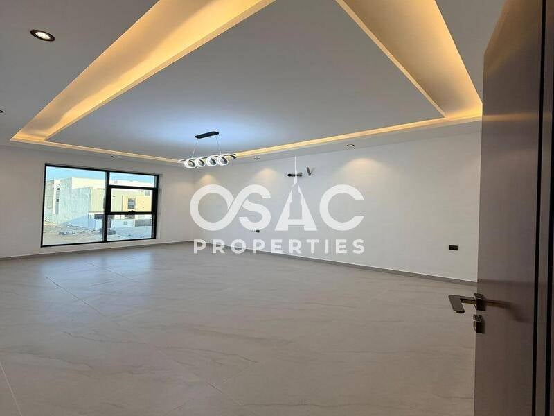 LUXURY VILLA | PRIME LOCATION | BIGGEST LAYOUT - 3