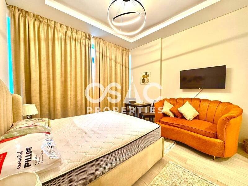 Modern | Furnished Studio | Creek View  - 4