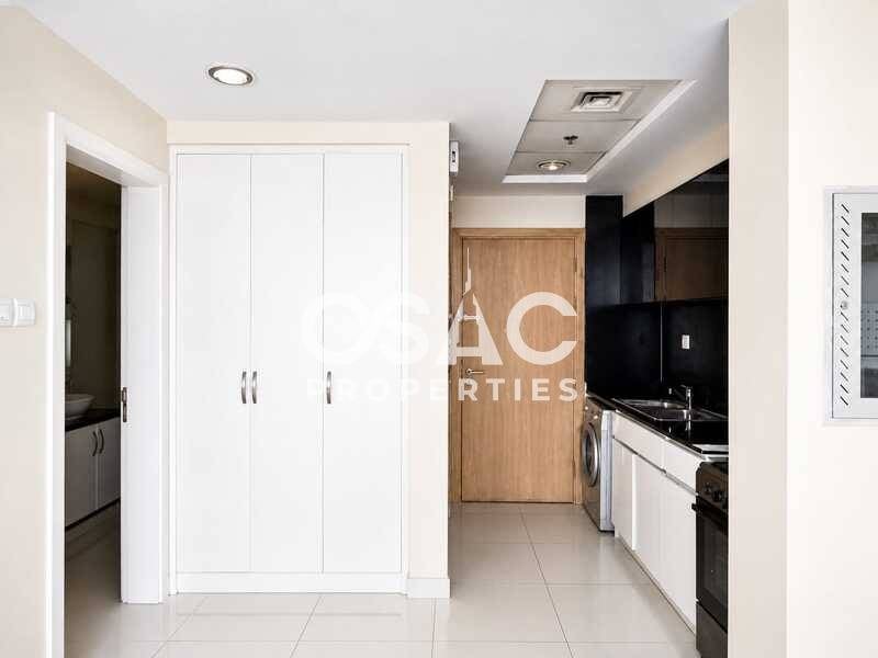 Unfurnished Studio | Prime Location | Business Bay - 2