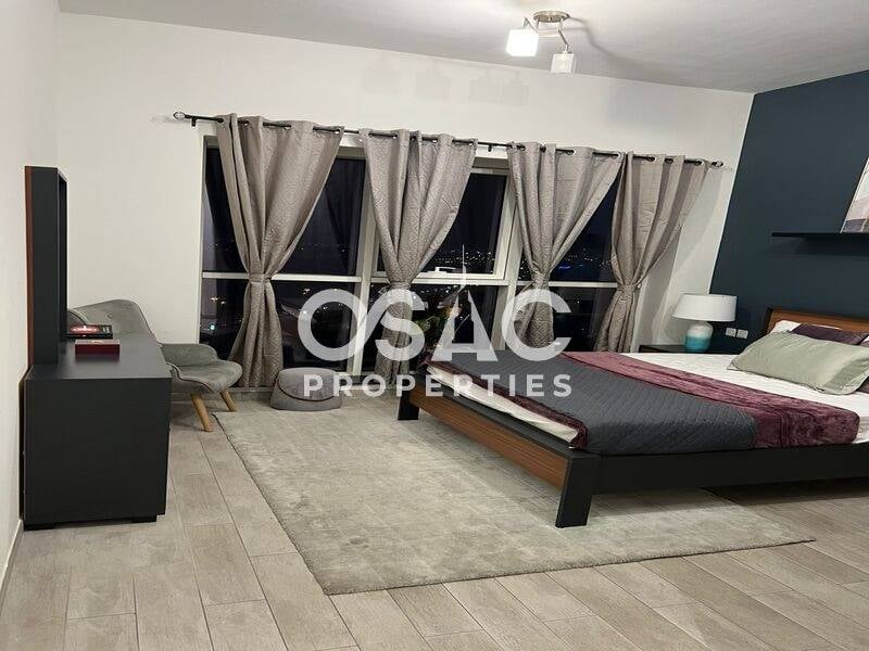 Stunning Apartment | Spacious Layout ! Community View