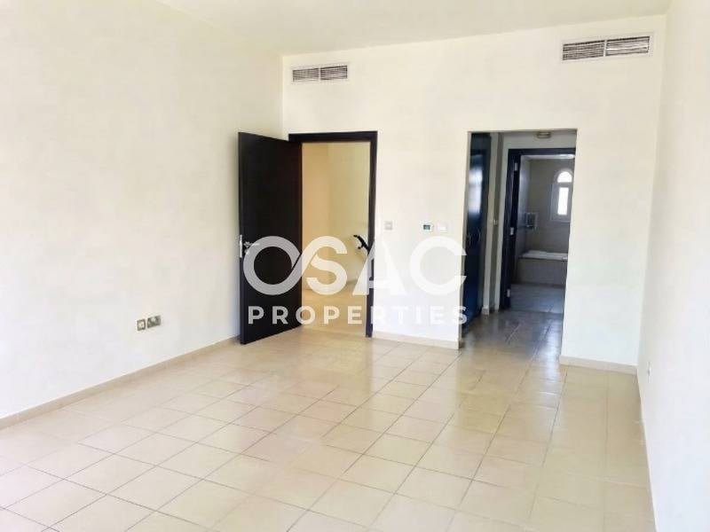 Corner Villa | Private Garden | Ready to Move In - 2