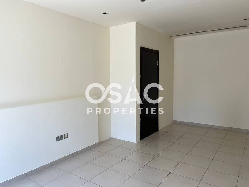 Corner Villa | Private Garden | Ready to Move In - 3