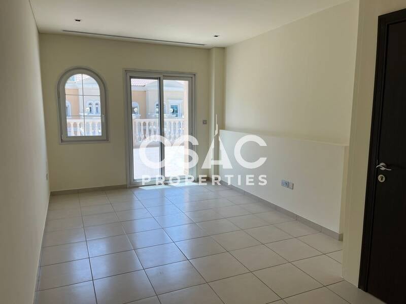 Corner Villa | Private Garden | Ready to Move In - 5