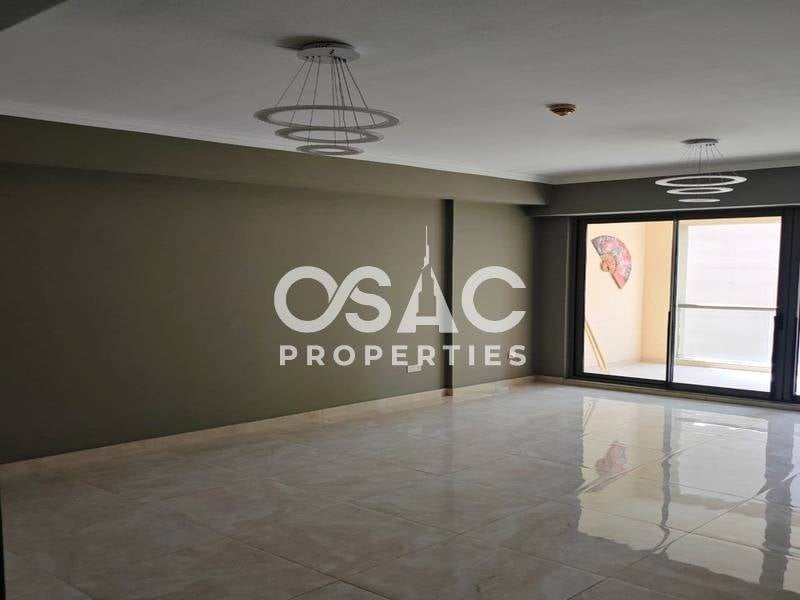 CORNER UNIT | UPGRADED | PRIME LOCATION - 2