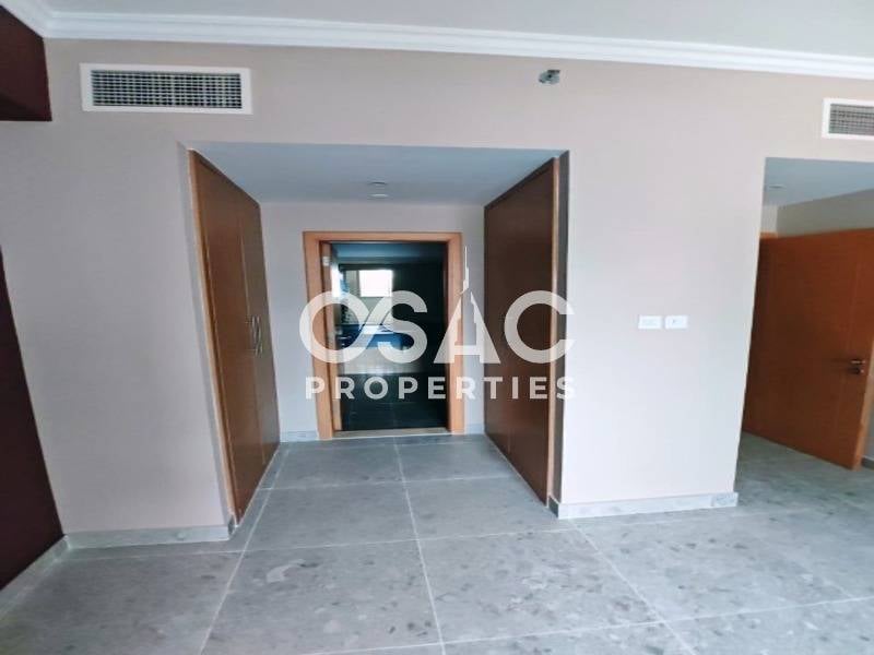CORNER UNIT | UPGRADED | PRIME LOCATION - 5