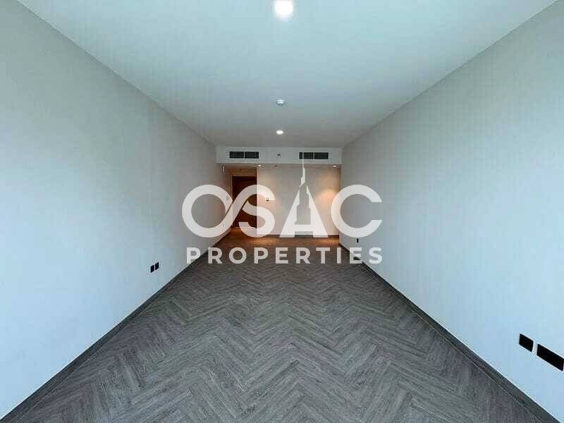 Elegant Living | Modern Apartment | Community View